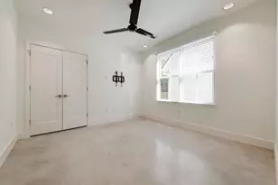 408 W 38 1/2 St, Austin, TX 78705 - Photo 26