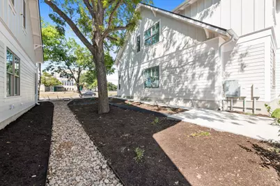408 W 38 1/2 Street #2-1, Austin, TX 78705 - Photo 34
