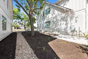 408 W 38 1/2 St, Austin, TX 78705 - Photo 34