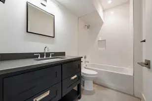 408 W 38 1/2 St, Austin, TX 78705 - Photo 24