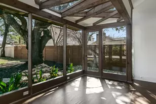 2704 Oakhurst Ave, Austin, TX 78703 - Photo 14