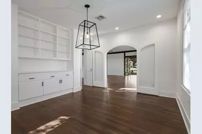 2704 Oakhurst Avenue, Austin, TX 78703 - Photo 4