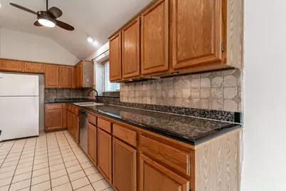 1012 Parrot Trail, Round Rock, TX 78681 - Photo 16