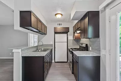 2501 Manor Circle #B, Austin, TX 78723 - Photo 6