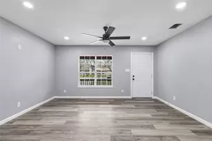 7126 W Westbriar St, San Antonio, TX 78227 - Photo 8