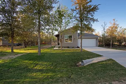 104 Kipapa Court, Bastrop, TX 78602 - Photo 2
