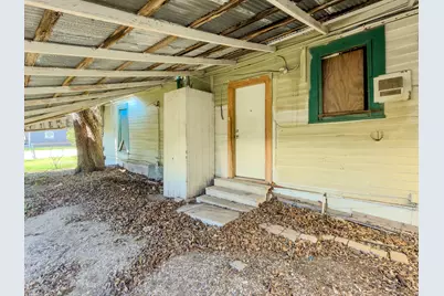 302 E Crockett Street, Luling, TX 78648 - Photo 10