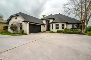 415 St Andrews St, Meadowlakes, TX 78654 - Photo 2