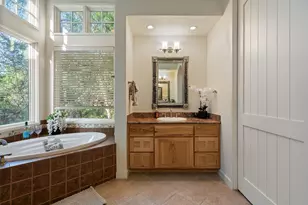 125 Clubhouse Dr, Lakeway, TX 78734 - Photo 22