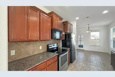 133 S Langtry Lane, Jarrell, TX 76537 - Photo 6