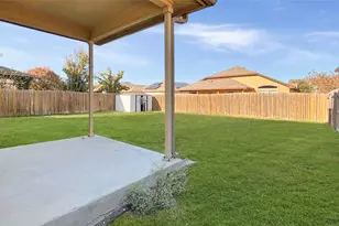 133 S Langtry Ln, Jarrell, TX 76537 - Photo 4