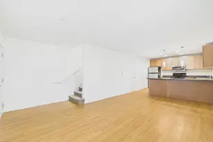 711 W 32nd St, Austin, TX 78705 - Photo 4