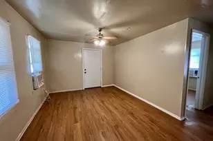 514 Ruddy St, Lockhart, TX 78644 - Photo 8