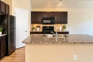 19412 Great Falls Dr, Manor, TX 78653 - Photo 2