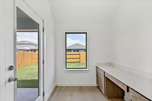 113 Malibu, Hutto, TX 78634 - Photo 10