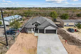 242 Amaranta Ln, Del Valle, TX 78616 - Photo 4