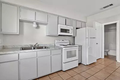 306 Calhoun Drive, Rockdale, TX 76567 - Photo 10