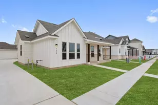 132 Condesa St, Kyle, TX 78640 - Photo 2