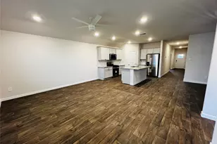 315 Darwin Pl, Lockhart, TX 78644 - Photo 2