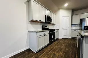 315 Darwin Pl, Lockhart, TX 78644 - Photo 4