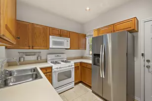 108 Farm Hill Dr, Georgetown, TX 78633 - Photo 8