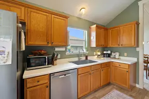 1808 Cedarlawn St, Taylor, TX 76574 - Photo 10