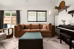 2501 E 11th St, Austin, TX 78702 - Photo 10