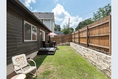 2501 E 11th Street #1, Austin, TX 78702 - Photo 32