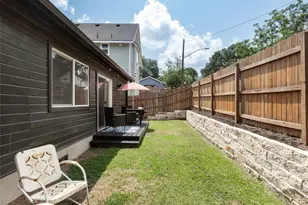 2501 E 11th St, Austin, TX 78702 - Photo 32