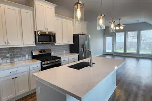 360 Banyon Dr, Liberty Hill, TX 78642 - Photo 8