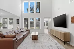 195 Grand Cyn Wy, Kyle, TX 78640 - Photo 4