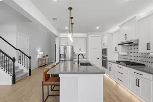 195 Grand Cyn Wy, Kyle, TX 78640 - Photo 14