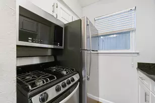 2401 Manor Rd, Austin, TX 78722 - Photo 4