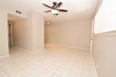 2404 Longview Street #103, Austin, TX 78705 - Photo 10
