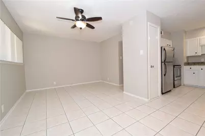 2404 Longview Street #103, Austin, TX 78705 - Photo 6
