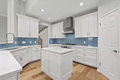 5301 Deerwood Lane, Austin, TX 78730 - Photo 10