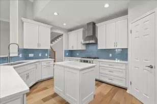 5301 Deerwood Ln, Austin, TX 78730 - Photo 10