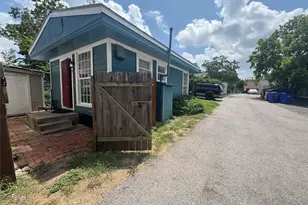 711 W 35th St, Austin, TX 78705 - Photo 12
