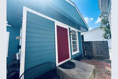 711 W 35th Street #B, Austin, TX 78705 - Photo 2