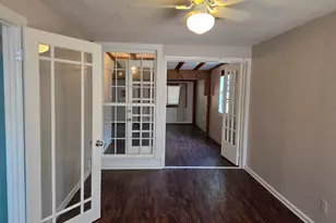 711 W 35th St, Austin, TX 78705 - Photo 16
