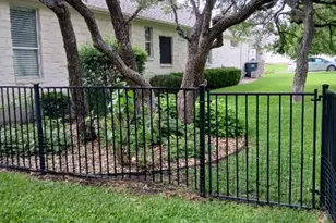416 Brazos Dr, Georgetown, TX 78628 - Photo 4