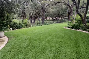 416 Brazos Dr, Georgetown, TX 78628 - Photo 2