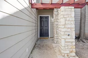 512 Eberhart Ln, Austin, TX 78745 - Photo 4