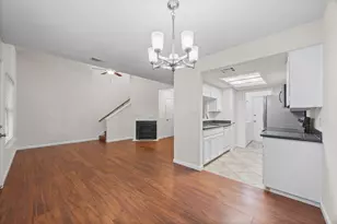 512 Eberhart Ln, Austin, TX 78745 - Photo 10