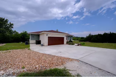 202 Falling Oak Drive, Blanco, TX 78606 - Photo 4