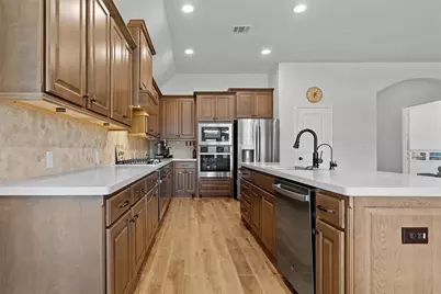 405 Glen Arbor Drive, Liberty Hill, TX 78642 - Photo 10