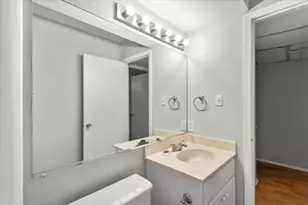 910 Duncan Ln, Austin, TX 78705 - Photo 26