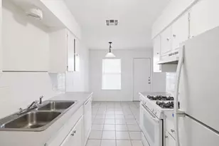 2412 Burleson Ct, Austin, TX 78741 - Photo 8