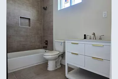 2425 Bruin Drive, Spicewood, TX 78669 - Photo 10