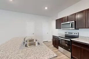 120 McNamara Ct, Jarrell, TX 76537 - Photo 4